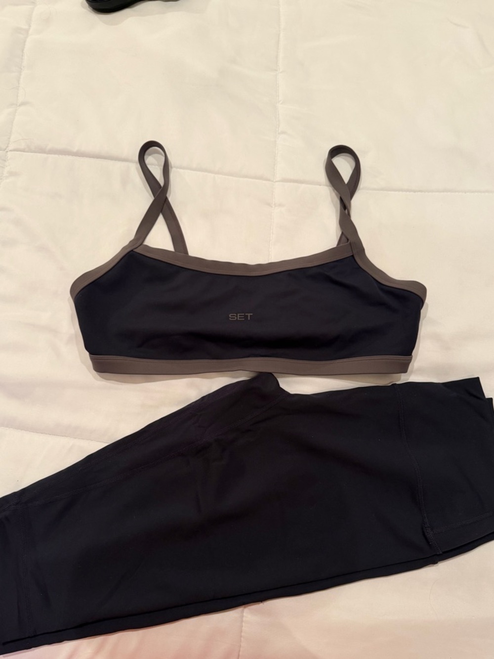 SET Active Navy Bra and capri legging Set CLUB SET